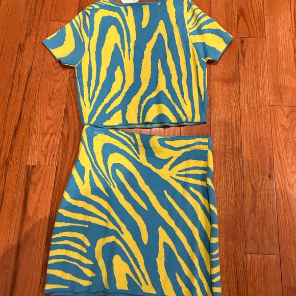 BRAND : DOUBLE ZERO two piece set size small! - Picture 6 of 6